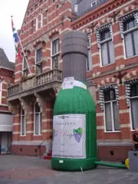 Champagnefles met ballonnen Champagnefles met ballonnen