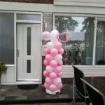 ballonpilaar met rammelaar