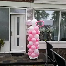 ballonpilaar met rammelaar ballonpilaar met rammelaar